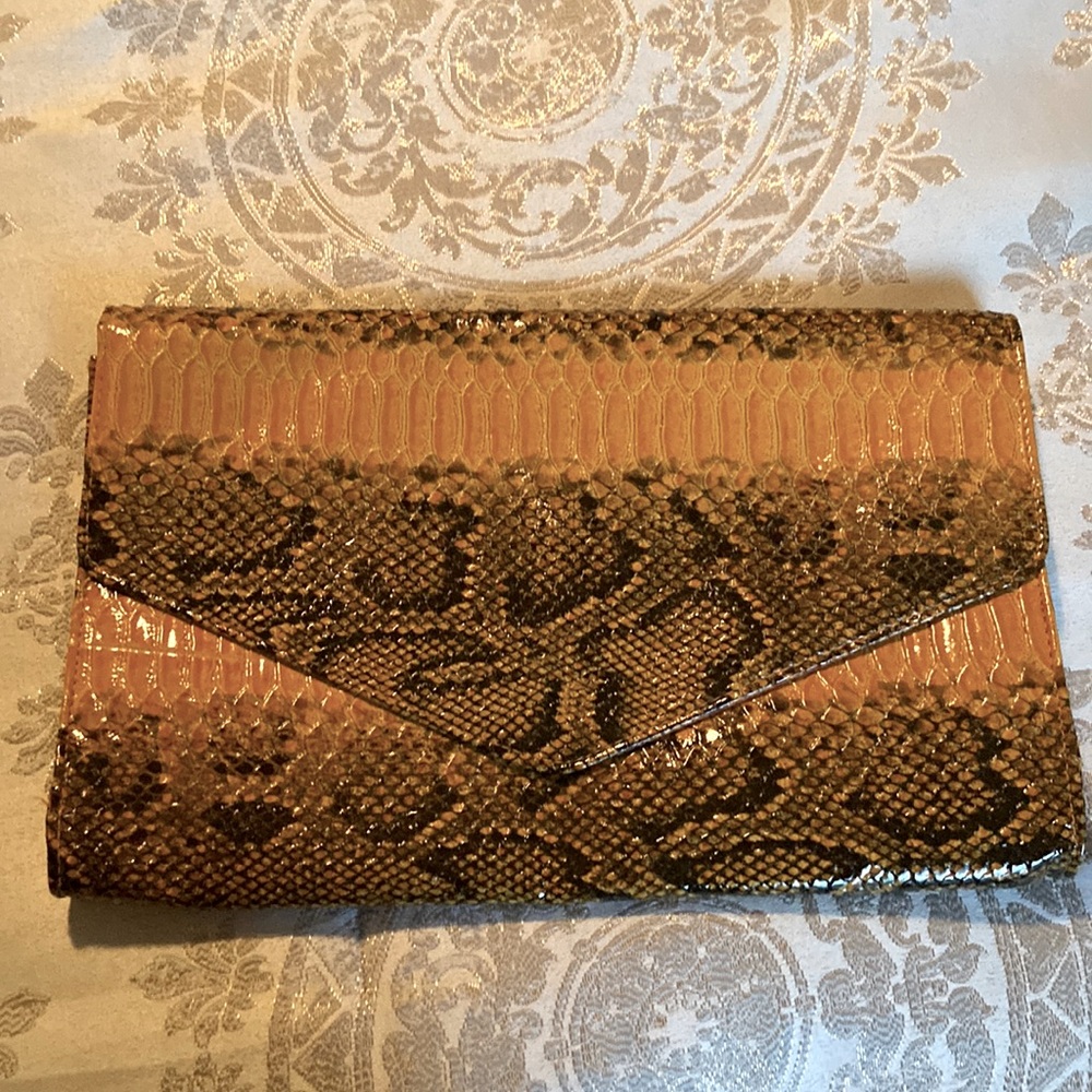 JOAN RIVERS Classics Envelope Style CLUTCH Faux Snakeskin Handbag Yellowish